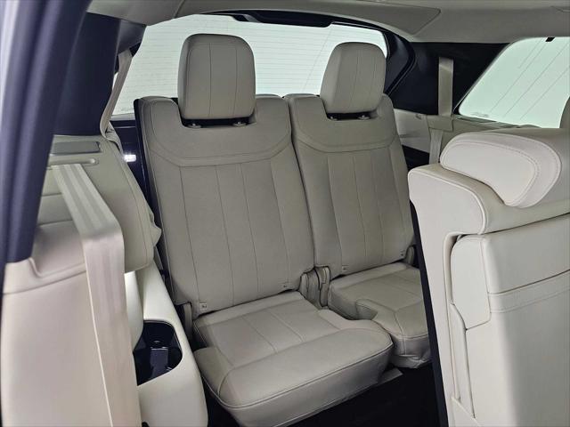 2026 Land Rover Range Rover P400 SE 7 Seat