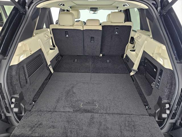 2026 Land Rover Range Rover P400 SE 7 Seat