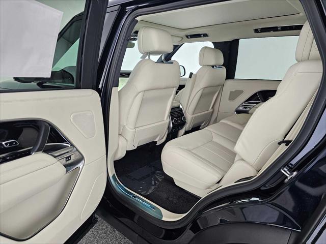 2026 Land Rover Range Rover P400 SE 7 Seat