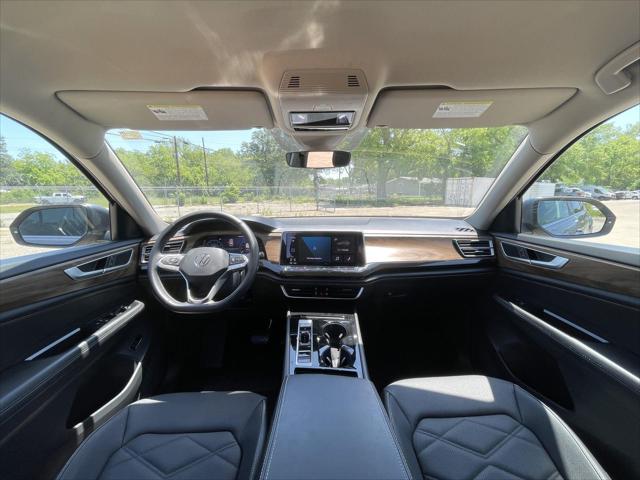 2025 Volkswagen Atlas 2.0T SE w/Technology