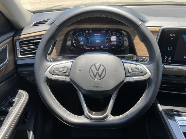2025 Volkswagen Atlas 2.0T SE w/Technology