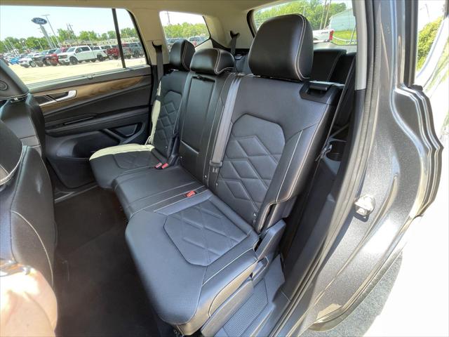 2025 Volkswagen Atlas 2.0T SE w/Technology