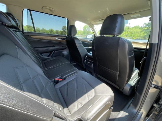 2025 Volkswagen Atlas 2.0T SE w/Technology