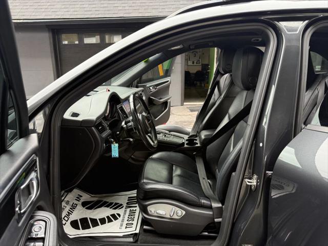 2017 Porsche Macan Sport Utility 4D