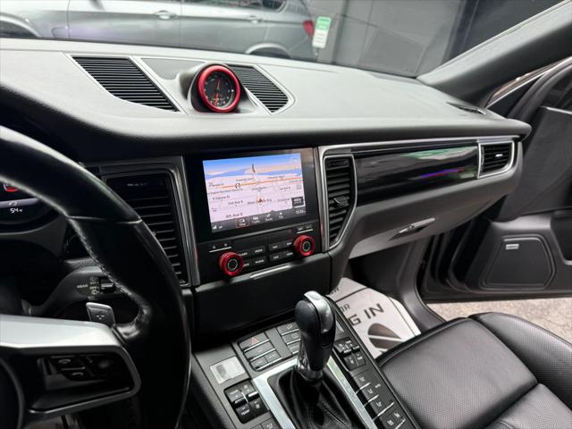 2017 Porsche Macan Sport Utility 4D