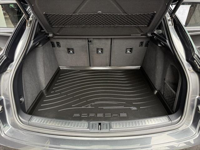 2017 Porsche Macan Sport Utility 4D
