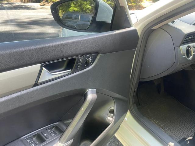 2020 Volkswagen Passat 2.0T SE
