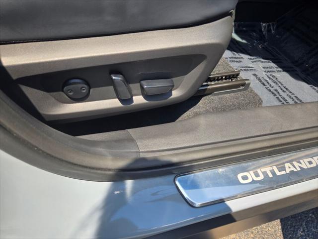 2026 Mitsubishi Outlander PHEV SE S-AWC