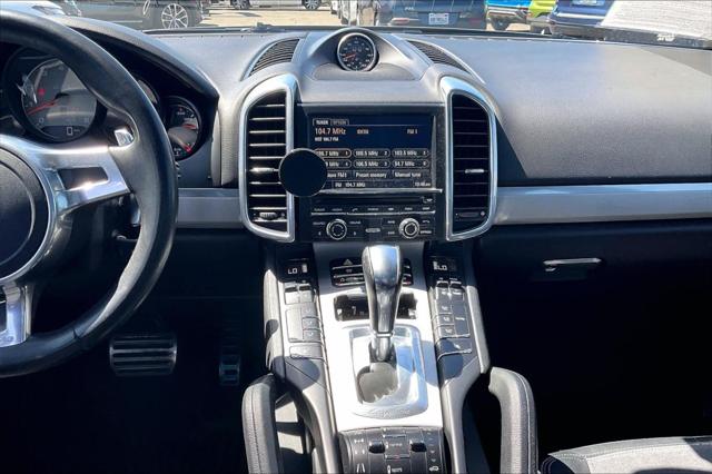 2013 Porsche Cayenne GTS