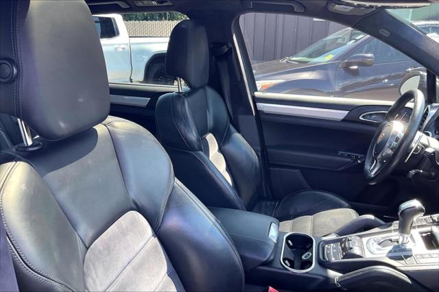 2013 Porsche Cayenne GTS