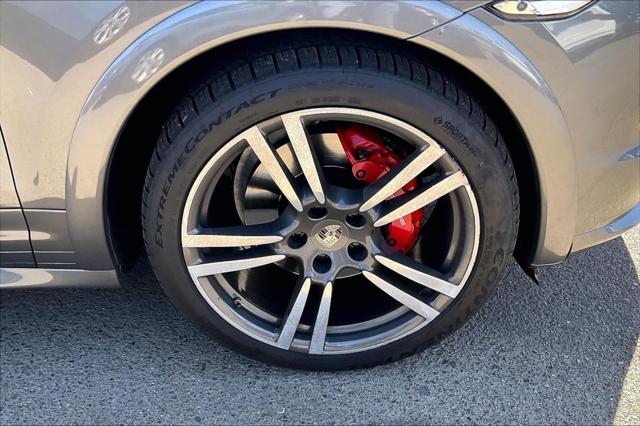 2013 Porsche Cayenne GTS