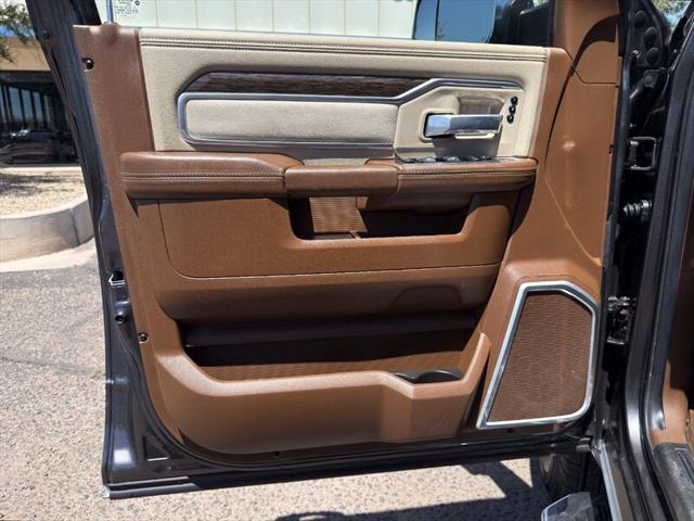 2020 Ram 3500 Laramie Crew Cab 4x4 8' Box