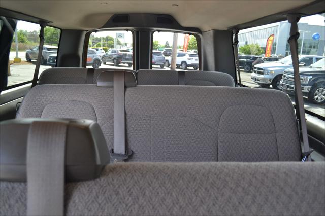 2025 Chevrolet Express Passenger RWD 3500 Extended Wheelbase LT