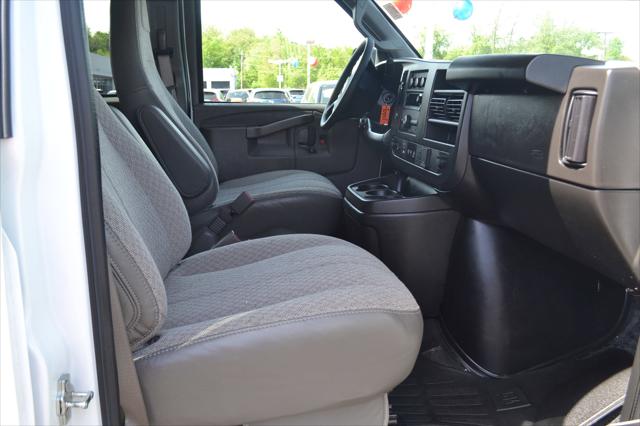 2025 Chevrolet Express Passenger RWD 3500 Extended Wheelbase LT