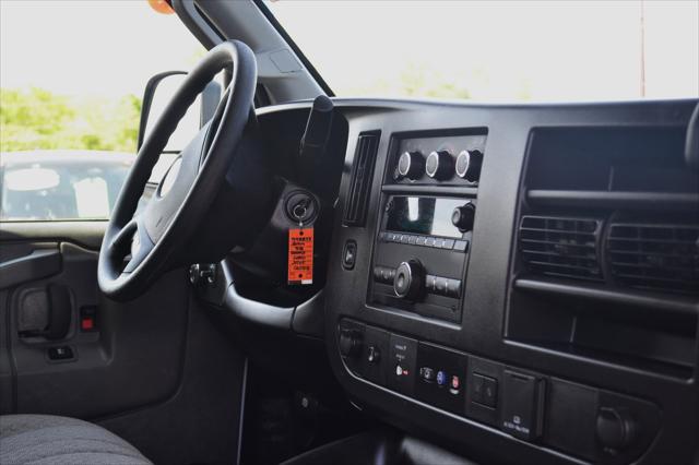 2025 Chevrolet Express Passenger RWD 3500 Extended Wheelbase LT
