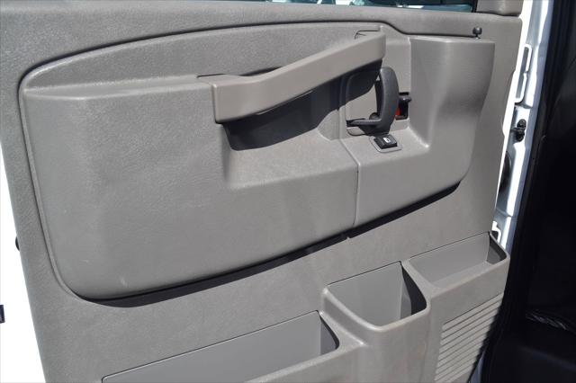 2025 Chevrolet Express Passenger RWD 3500 Extended Wheelbase LT