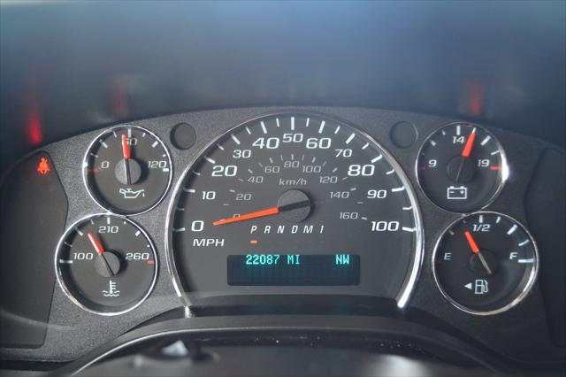 2025 Chevrolet Express Passenger RWD 3500 Extended Wheelbase LT