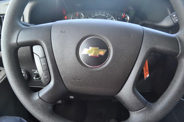 2025 Chevrolet Express Passenger RWD 3500 Extended Wheelbase LT