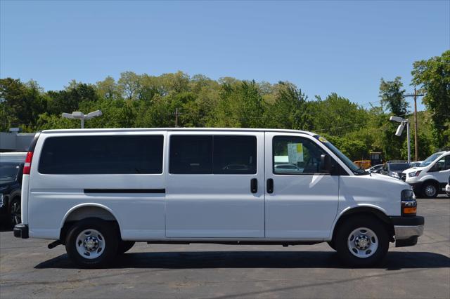 2025 Chevrolet Express Passenger RWD 3500 Extended Wheelbase LT