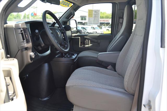 2025 Chevrolet Express Passenger RWD 3500 Extended Wheelbase LT