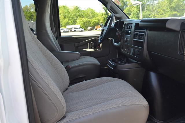 2025 Chevrolet Express Passenger RWD 3500 Extended Wheelbase LT