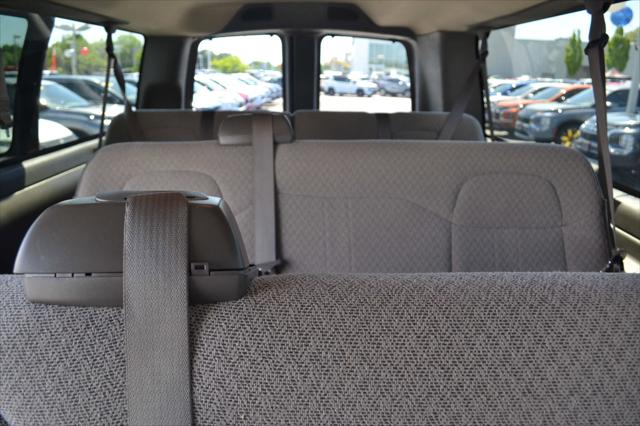 2025 Chevrolet Express Passenger RWD 3500 Extended Wheelbase LT