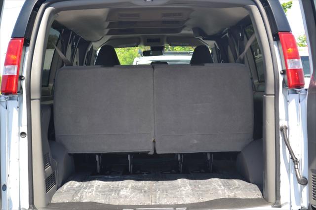 2025 Chevrolet Express Passenger RWD 3500 Extended Wheelbase LT