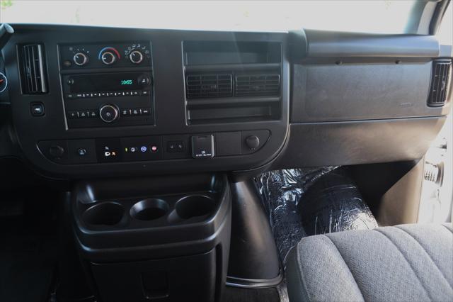 2025 Chevrolet Express Passenger RWD 3500 Extended Wheelbase LT