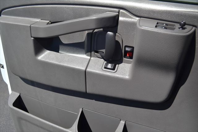 2025 Chevrolet Express Passenger RWD 3500 Extended Wheelbase LT