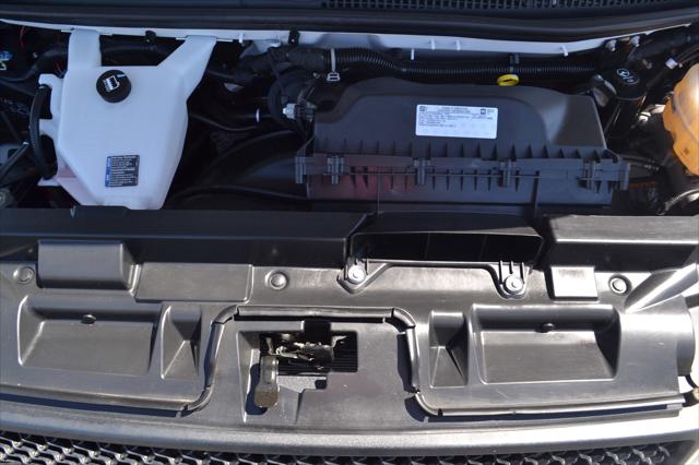 2025 Chevrolet Express Passenger RWD 3500 Extended Wheelbase LT