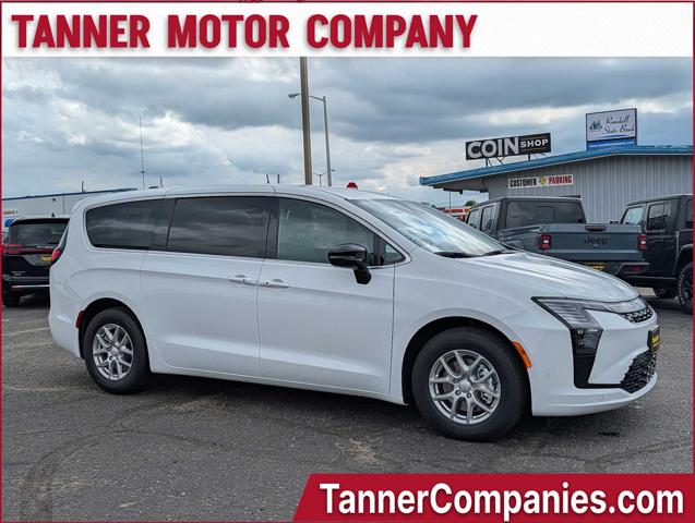 2027 Chrysler Pacifica Select for sale in Brainerd, MN