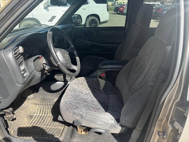 2002 Chevrolet S-10 LS