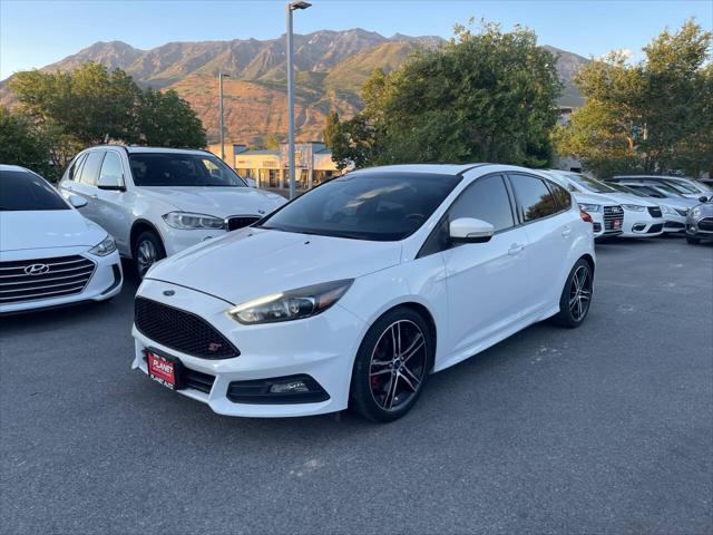 2016 Ford Focus ST 4dr Hatchback