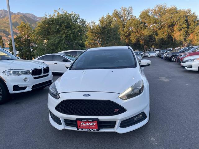 2016 Ford Focus ST 4dr Hatchback