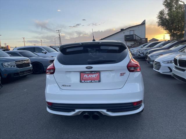 2016 Ford Focus ST 4dr Hatchback