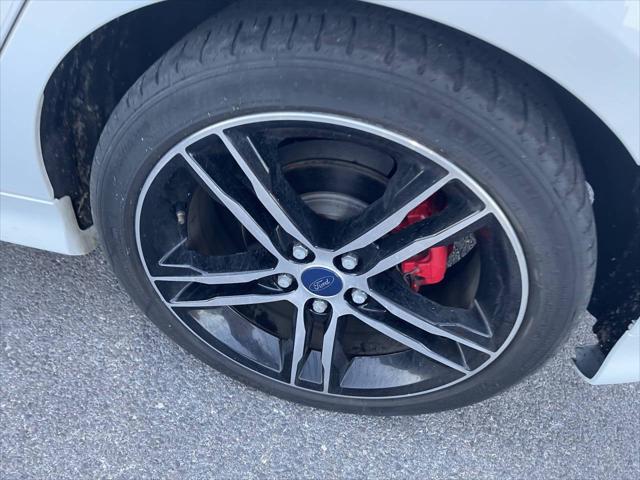 2016 Ford Focus ST 4dr Hatchback