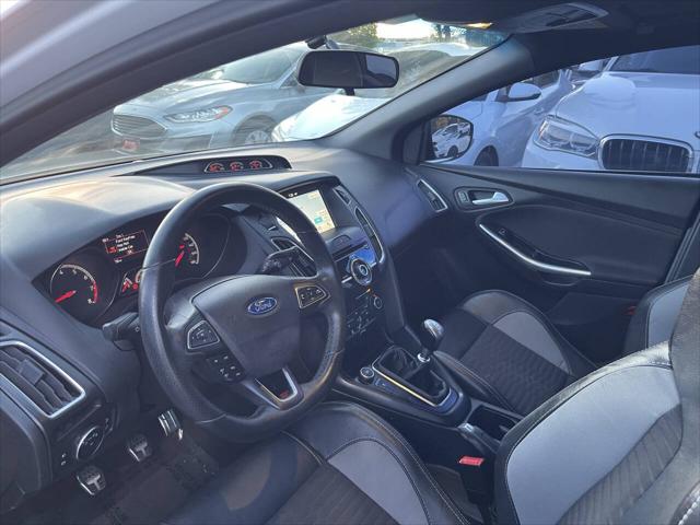 2016 Ford Focus ST 4dr Hatchback