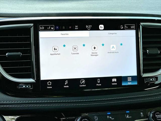 2027 Chrysler Pacifica Select