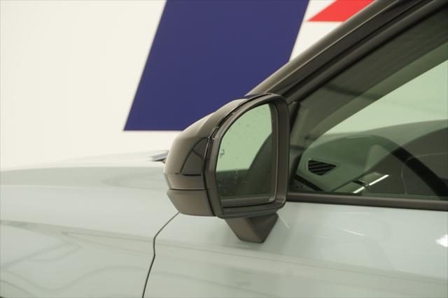 2026 Volkswagen Taos SE Black