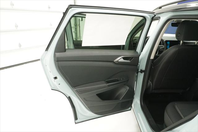 2026 Volkswagen Taos SE Black