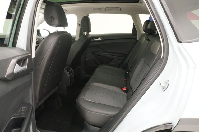 2026 Volkswagen Taos SE Black