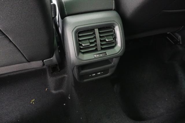 2026 Volkswagen Taos SE Black