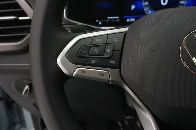 2026 Volkswagen Taos SE Black