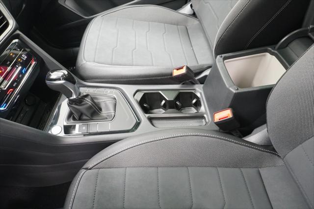 2026 Volkswagen Taos SE Black
