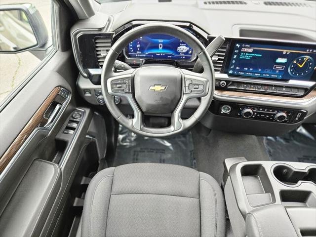 2024 Chevrolet Silverado 1500 4WD Crew Cab Short Bed LT with 2FL
