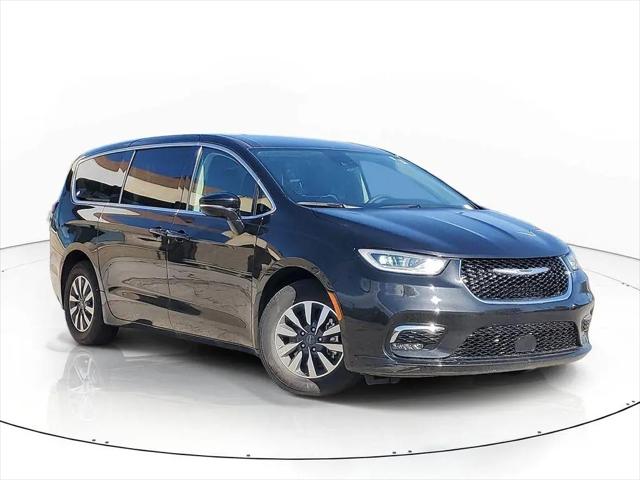 2024 Chrysler Pacifica Hybrid Select for sale in Chicago, IL