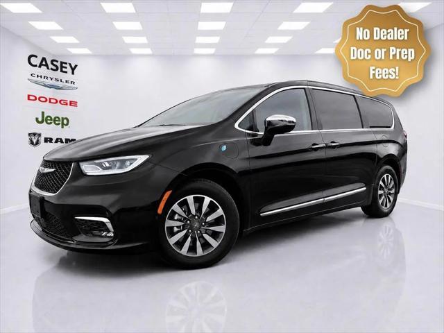 2023 Chrysler Pacifica Hybrid Limited for sale in Springfield, VT
