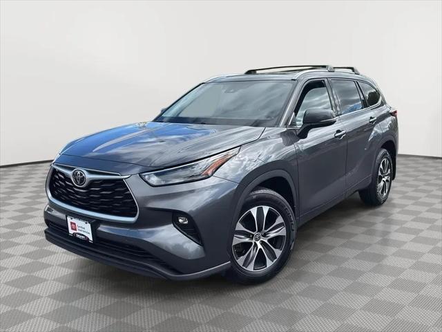2022 Toyota Highlander XLE for sale in Madison, WI