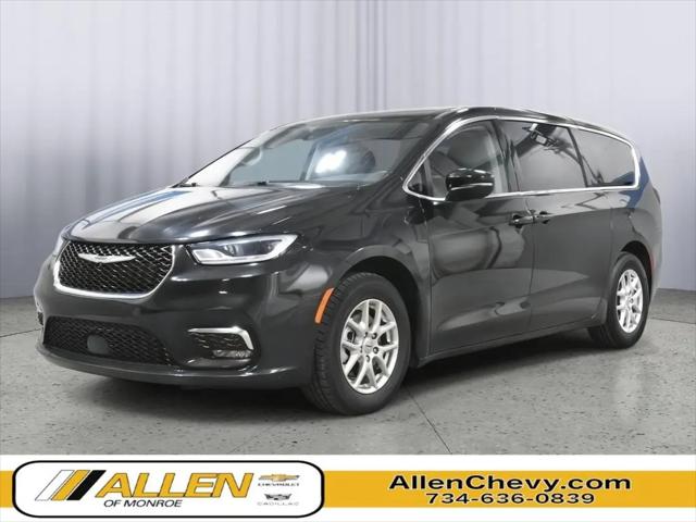 2023 Chrysler Pacifica Touring L for sale in Monroe, MI