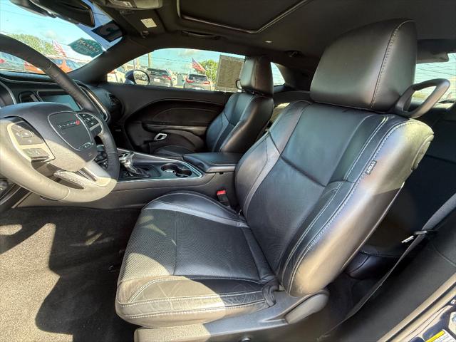 2015 Dodge Challenger SXT Plus